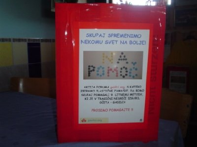 škatla z pozivnim letakom