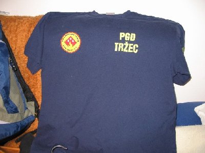majica z našitkom
