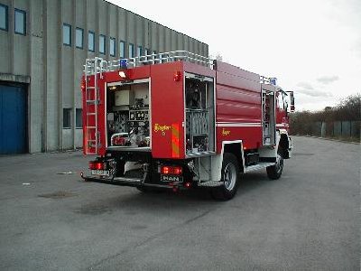 MAN 16-70.jpg