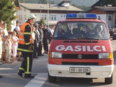 Vodja vaje daje navodila PGD Koprivniku GVM..jpg