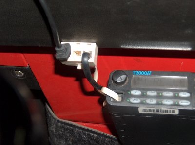 priklopimo taster in kabel za povezavo z zvočnikom