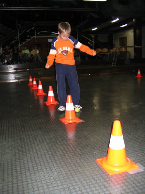 šaljiva igra z ovirami in žogico