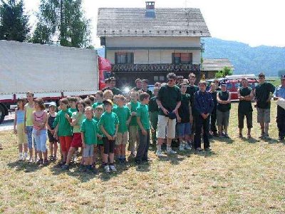 Sicer so še stare slike, pa so še vseeno vsi pri gasilcih.