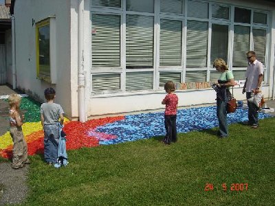 NASMEJANI PLOČNIK.jpg