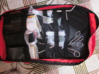 Aparat za merjenje sladkorja, ustno - žrelni tubusi, Magilova prijemalka, stetoskop, astrofolije, merilc krvnega pritiska (VW)